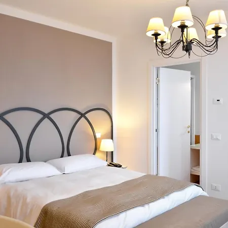 Hotel Crichelon 3*