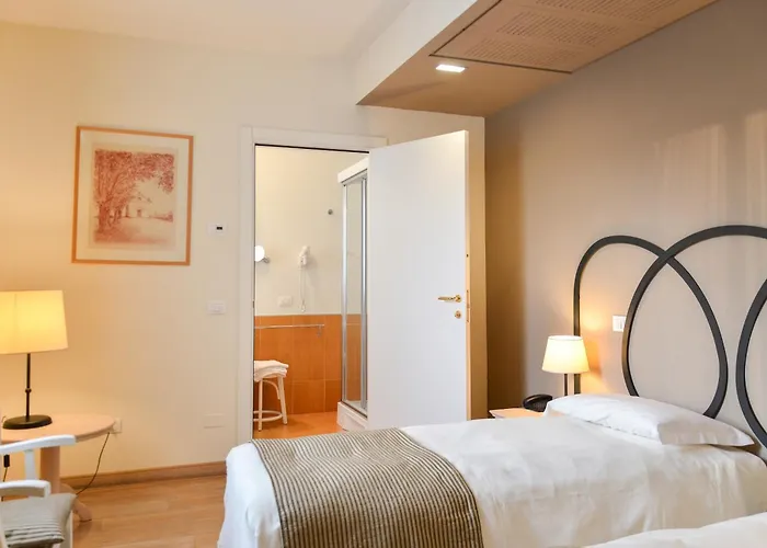Crichelon Hotell 3*