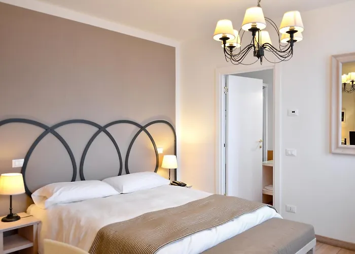 Hotell Crichelon 3*
