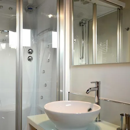 Crichelon Hotel 3*